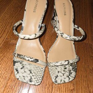 Express Clothing Snakeskin Chunky Heel Mules Sz 9